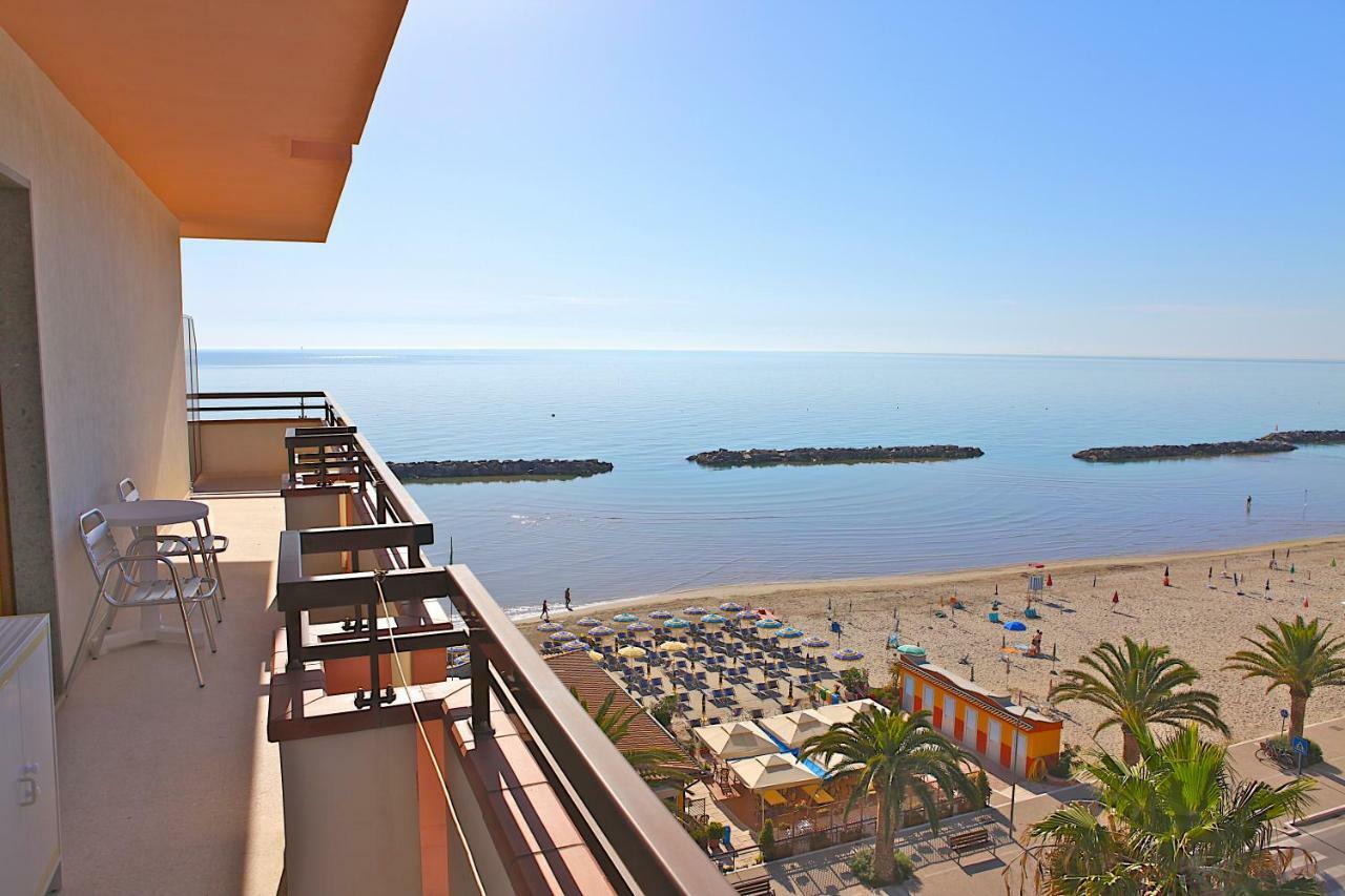 Hotel Cristal Cupra Marittima Exteriér fotografie